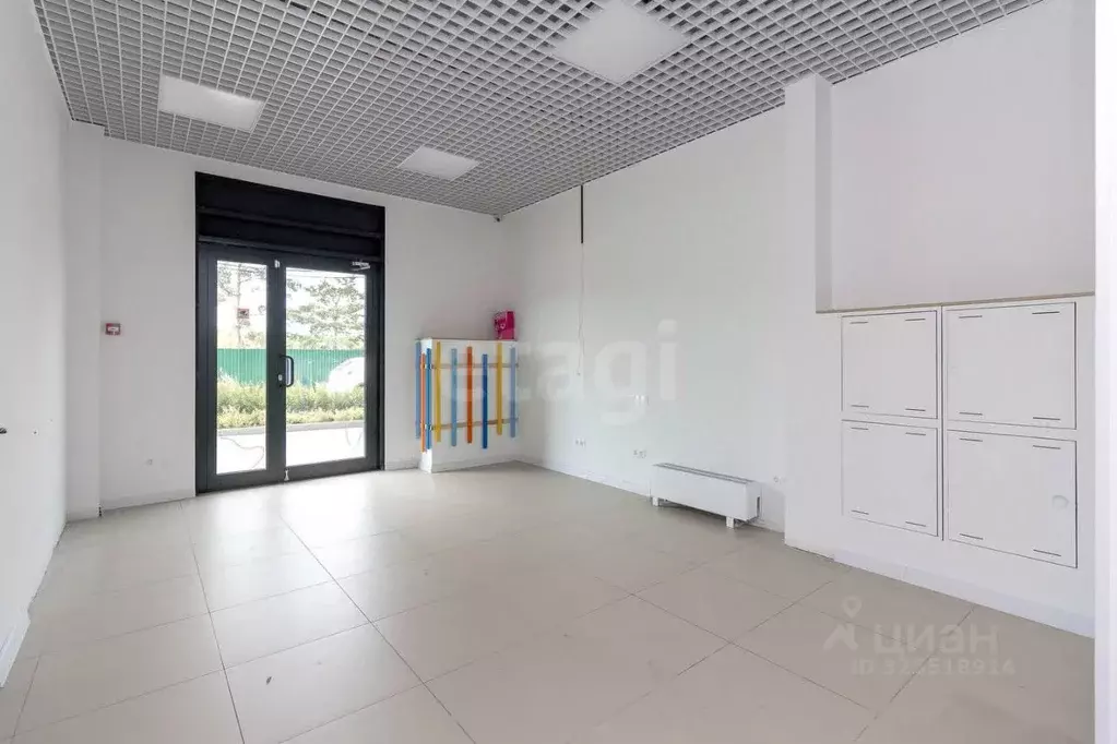 Помещение свободного назначения в Тюменская область, Тюмень Полевая ... - Фото 1