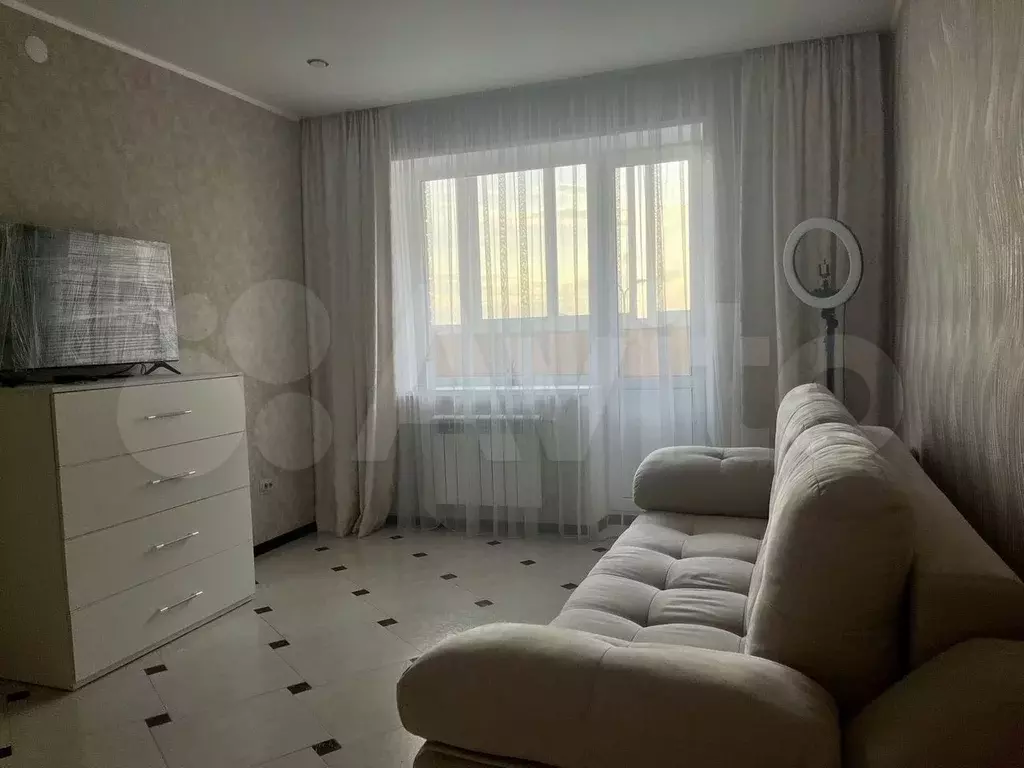 1-к. квартира, 45 м, 3/17 эт. - Фото 1