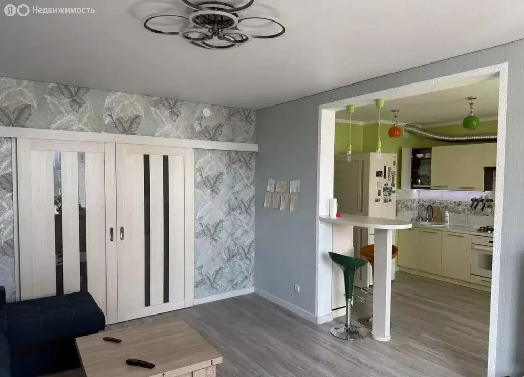 3-комнатная квартира: Евпатория, проспект Победы, 91 (96 м) - Фото 2