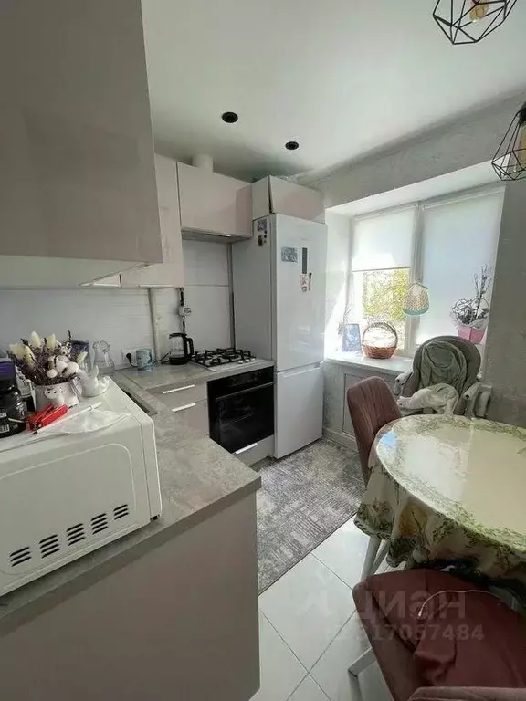 2-к кв. Омская область, Омск просп. Мира, 40А (43.8 м) - Фото 0