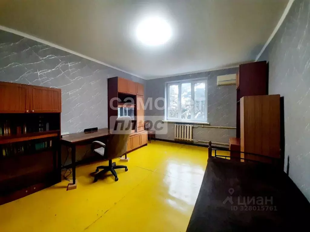 3-к кв. Краснодарский край, Туапсе пл. Ильича, 4 (50.2 м) - Фото 0