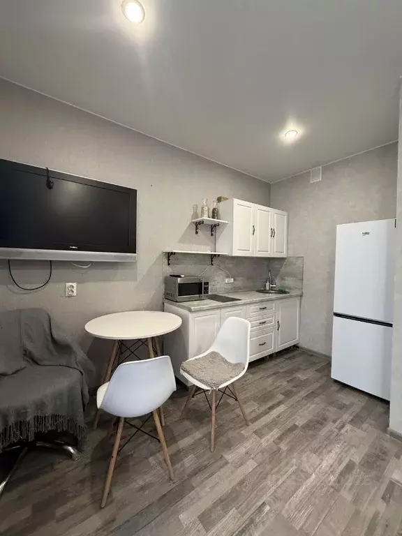 Студия Тюменская область, Тюмень ул. Тимофея Чаркова, 79к3 (30.0 м) - Фото 1