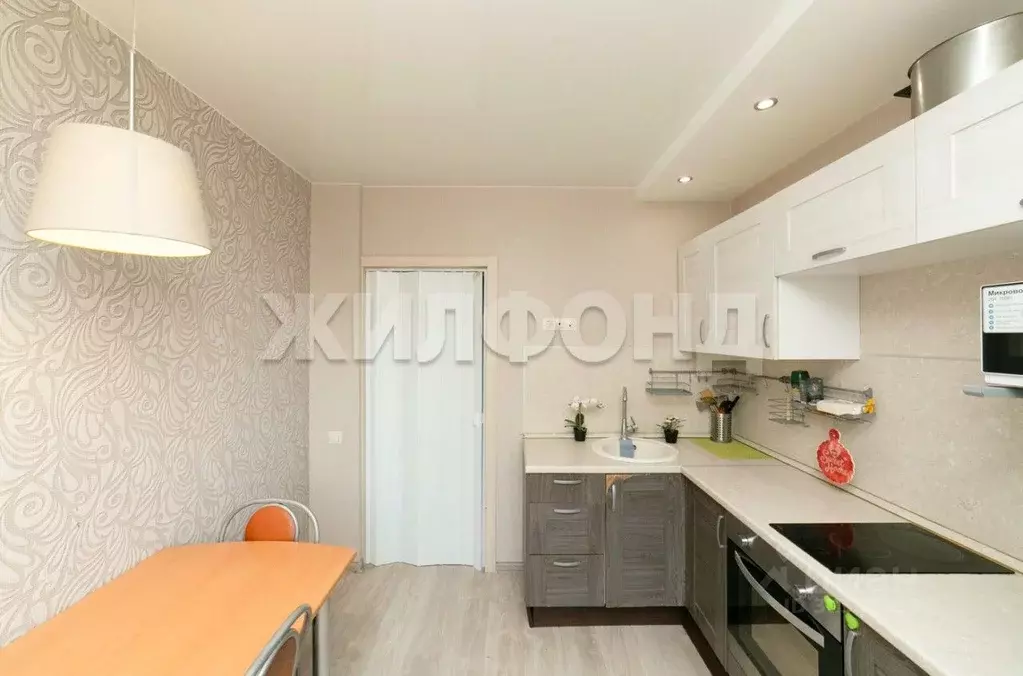 4-к кв. Новосибирская область, Новосибирск Тульская ул., 150 (78.3 м) - Фото 0