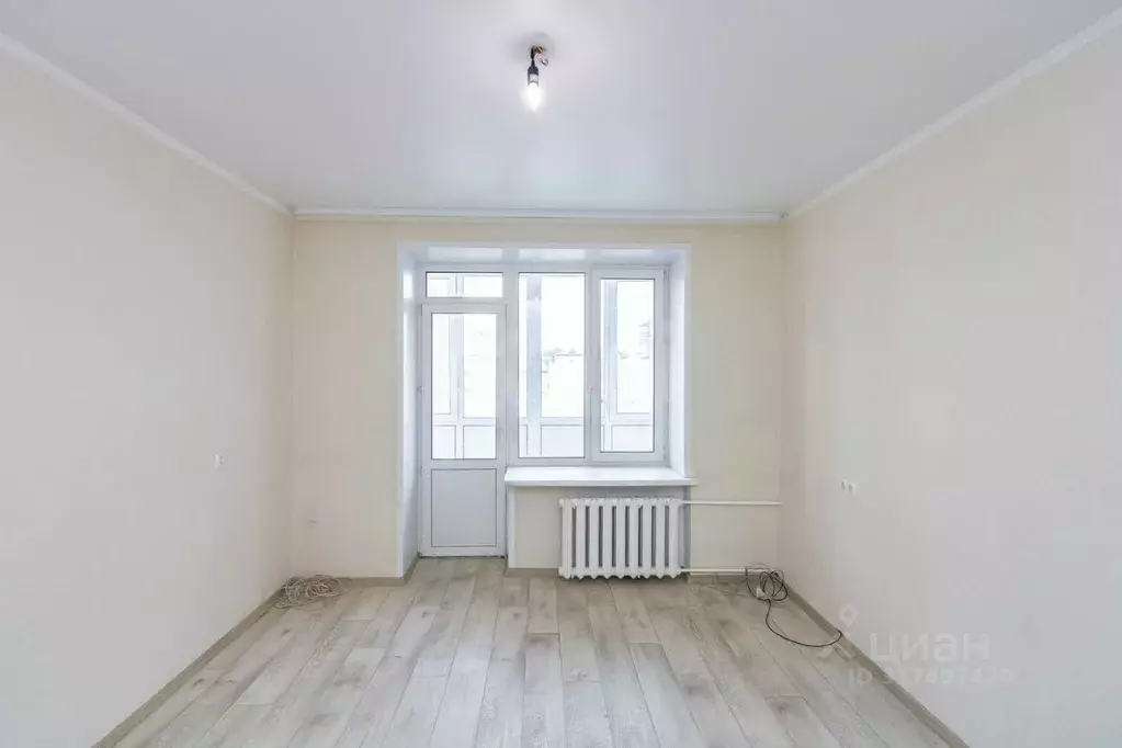 3-к кв. Тюменская область, Тюмень ул. Достоевского, 9 (81.6 м) - Фото 0
