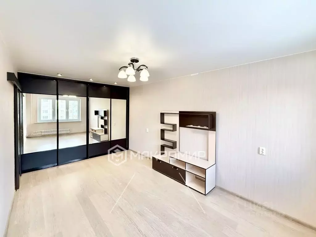 1-к кв. Кировская область, Киров ул. Доверия, 1 (39.0 м) - Фото 1