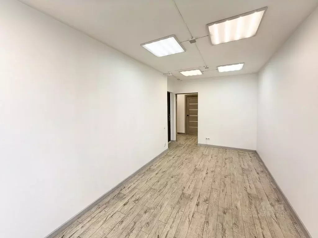 Помещение свободного назначения в Свердловская область, Екатеринбург ... - Фото 2