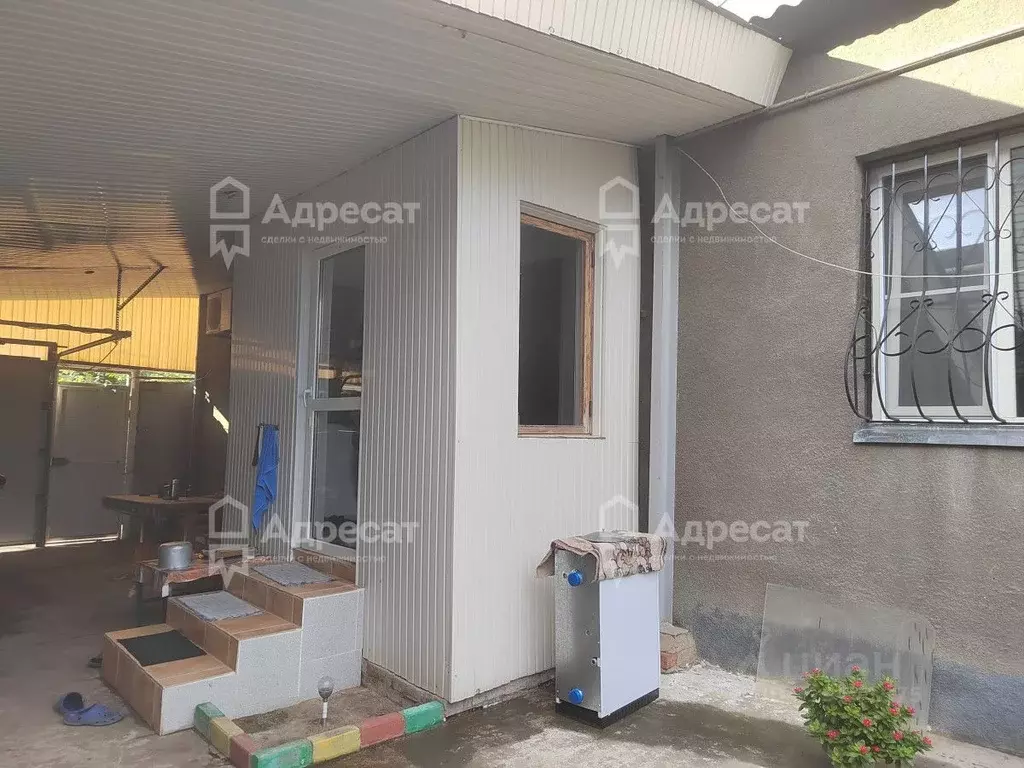 Дом в Волгоградская область, Волгоград ул. Коммуны (70 м) - Фото 0