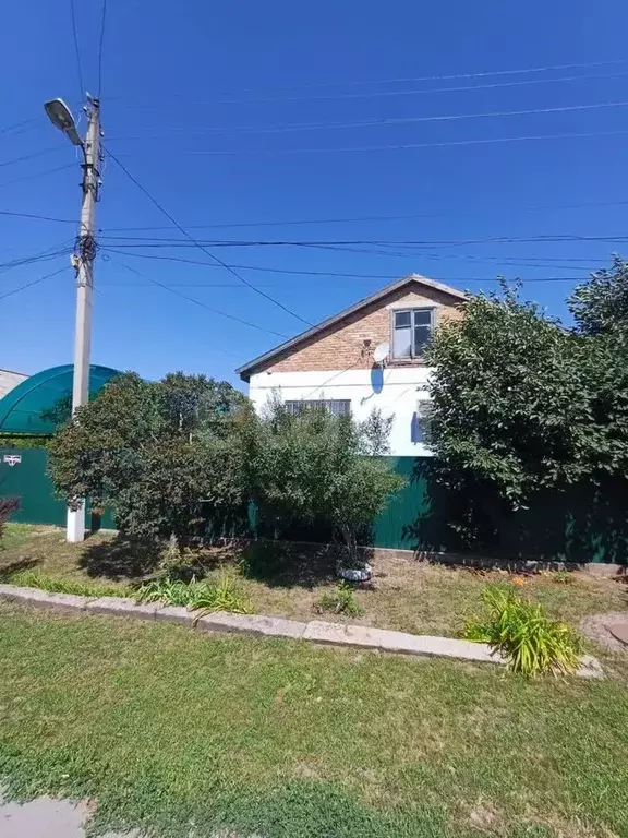 Дом в Ростовская область, Усть-Донецкий пгт ул. Октябрьская (79 м) - Фото 1