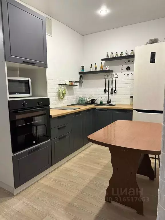 2-к кв. Саратовская область, Энгельс ул. Пушкина, 87 (40.0 м) - Фото 0