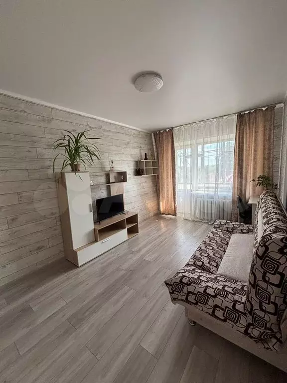 2-к. квартира, 45 м, 5/5 эт. - Фото 0