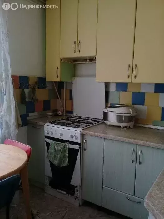 4-комнатная квартира: Евпатория, улица 60 лет ВЛКСМ, 8 (81 м) - Фото 1