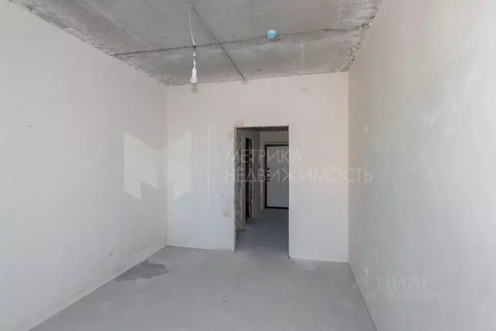 2-к кв. Тюменская область, Тюмень ул. Разведчика Кузнецова, 16 (67.0 ... - Фото 1