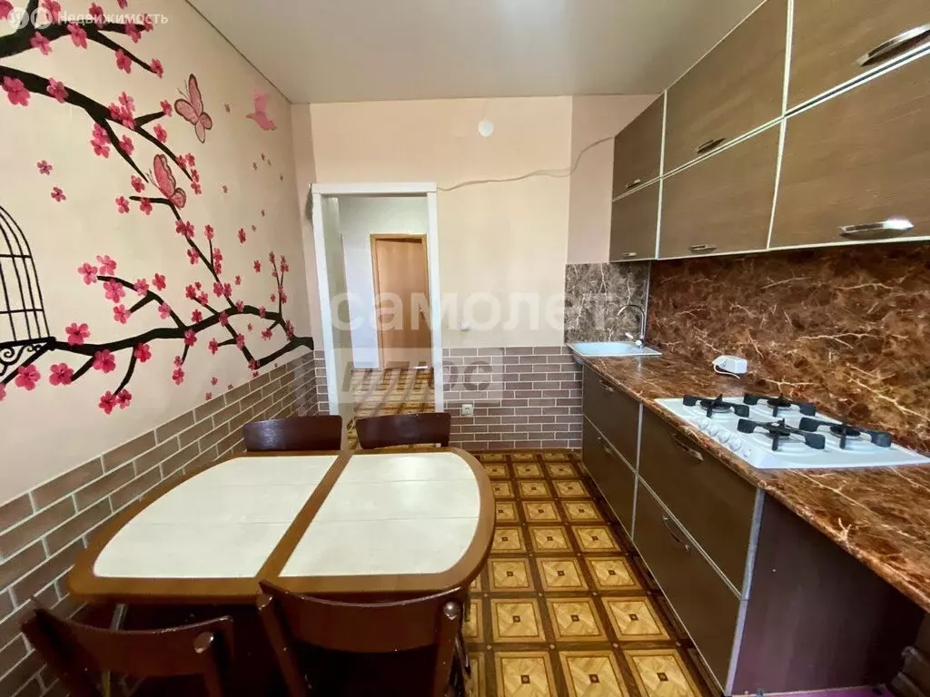 3-комнатная квартира: посёлок городского типа Уруссу, Строительный ... - Фото 1