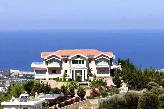 Дом в Краснодарский край, Сочи Кутаисская ул. (1100 м) - Фото 0