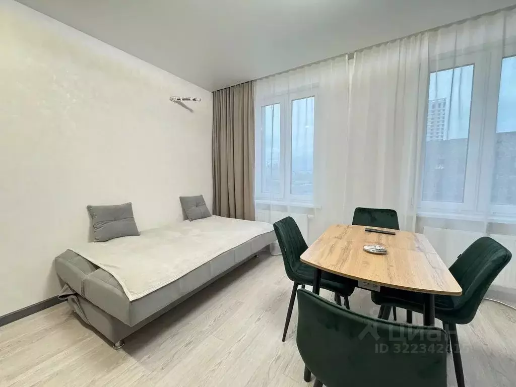 1-к кв. Тюменская область, Тюмень Новгородская ул., 3 (53.0 м) - Фото 1