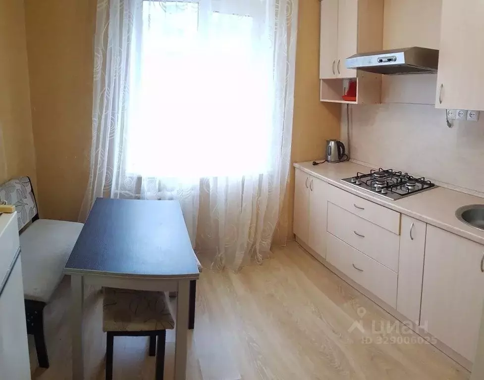 1-к кв. Псковская область, Псков Коммунальная ул., 75Б (37.0 м) - Фото 1