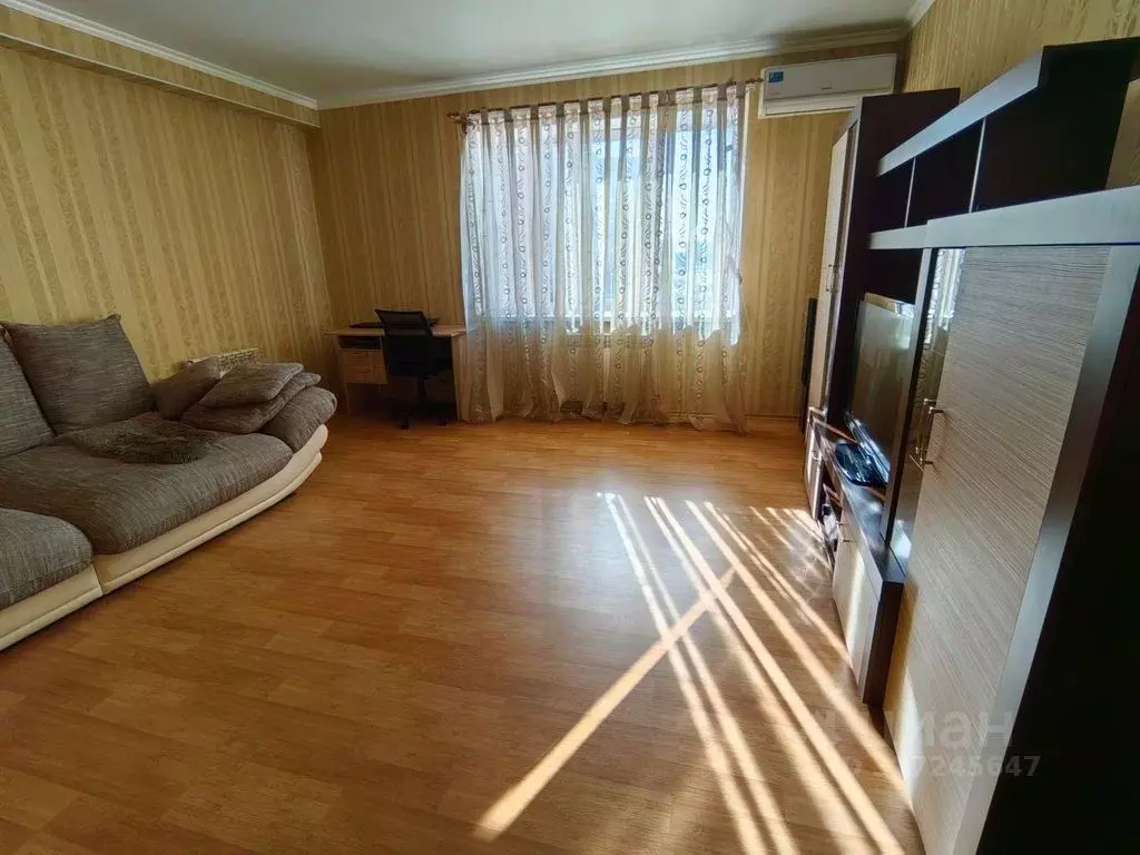 2-к кв. Оренбургская область, Оренбург Салмышская ул., 36 (66.9 м) - Фото 0
