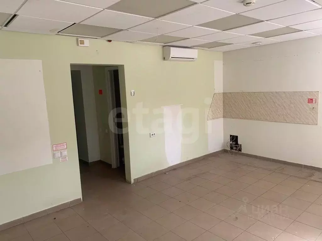Торговая площадь в Чувашия, Новочебоксарск Советская ул., 7 (220 м) - Фото 1