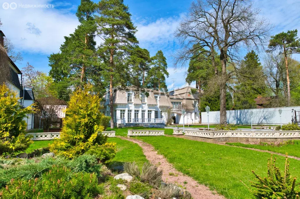 Дом в село Жаворонки, улица Победы, 56 (1168 м) - Фото 1
