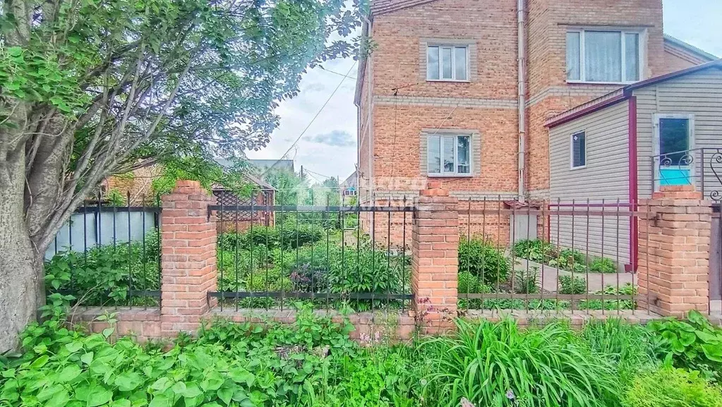 Дом в Омская область, Омск ул. 12-я Любинская, 15 (395 м) - Фото 0