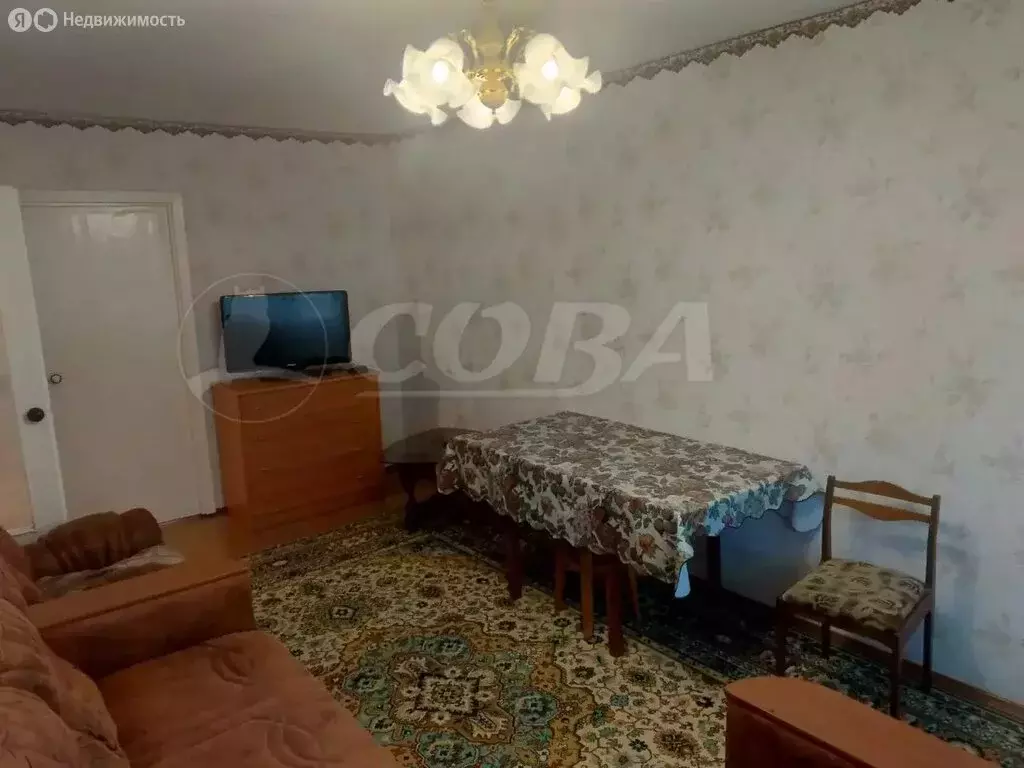 3-комнатная квартира: Тобольск, 6-й микрорайон, 37 (64.3 м) - Фото 0