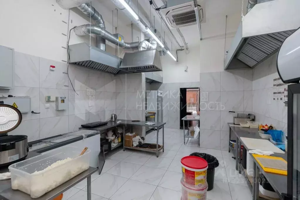 Помещение свободного назначения в Тюменская область, Тюмень ул. ... - Фото 1