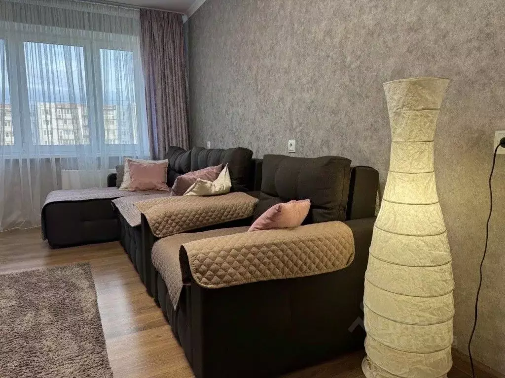 2-к кв. Псковская область, Псков ул. Крестки, 3 (80.0 м) - Фото 0