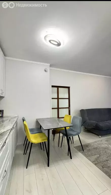 2-комнатная квартира: Астрахань, Автомобильная улица, 6 (54 м) - Фото 1