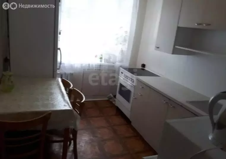 3-комнатная квартира: Тобольск, 4-й микрорайон, 14 (63.3 м) - Фото 1