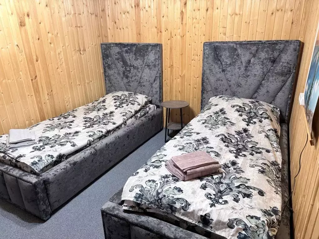 Дом в Карачаево-Черкесия, Зеленчукский район, с. Архыз ул. Ленина, 11 ... - Фото 1