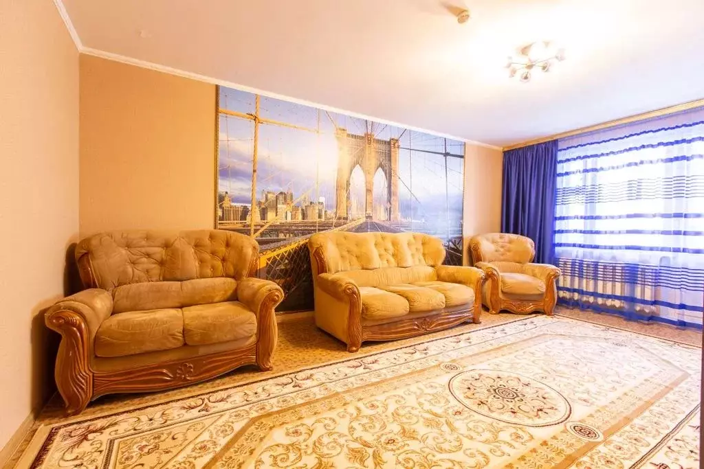 3-к кв. Тюменская область, Тобольск 7-й мкр, 46 (85.0 м) - Фото 1