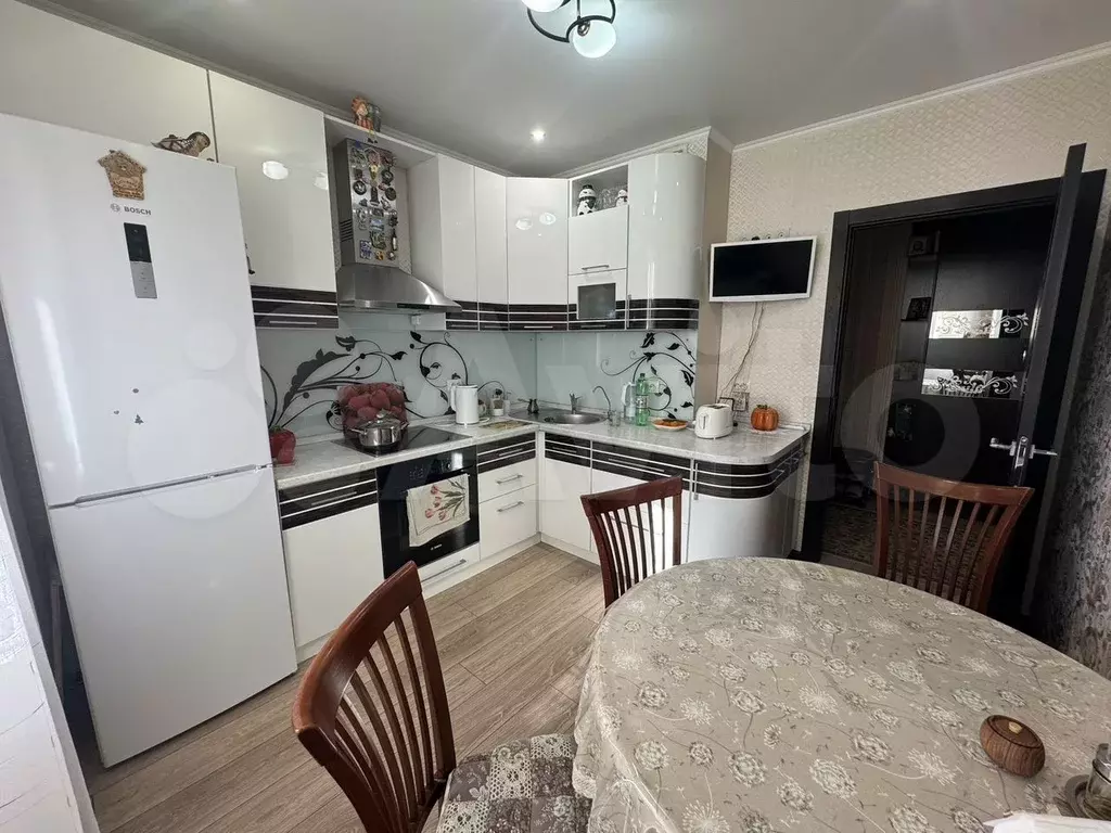 2-к. квартира, 60 м, 16/25 эт. - Фото 0