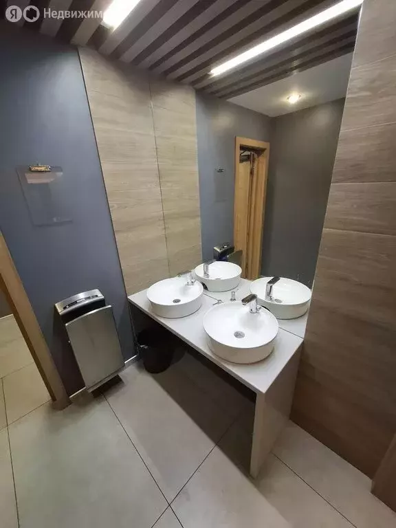 Помещение свободного назначения (1810 м) - Фото 1