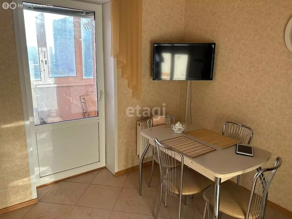 1-комнатная квартира: Тюмень, улица Орджоникидзе, 16к1 (43 м) - Фото 2