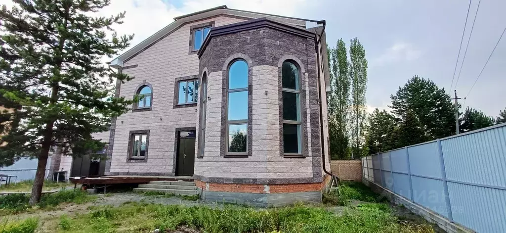 Коттедж в Челябинская область, Челябинск Фруктовая ул., 5 (350 м) - Фото 0