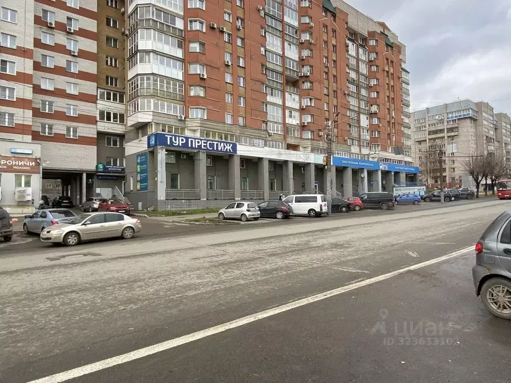 Помещение свободного назначения в Кировская область, Киров Октябрьский ... - Фото 1