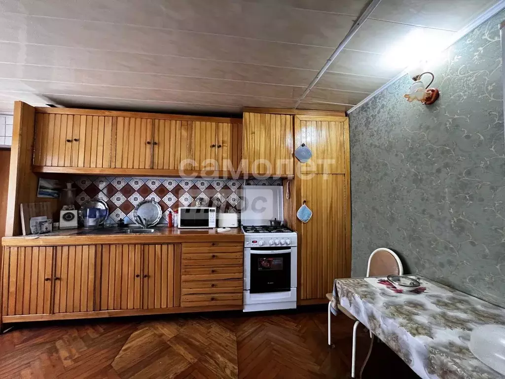 Дом в Краснодарский край, Апшеронск ул. Димитрова (224 м) - Фото 1