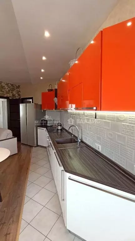 2-к кв. Архангельская область, Архангельск ул. Суворова, 11к2 (57.0 м) - Фото 0