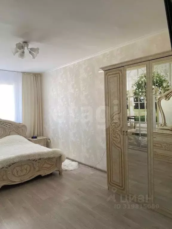 3-к кв. Ямало-Ненецкий АО, Салехард ул. Имени Василия Подшибякина, 46Б ... - Фото 0