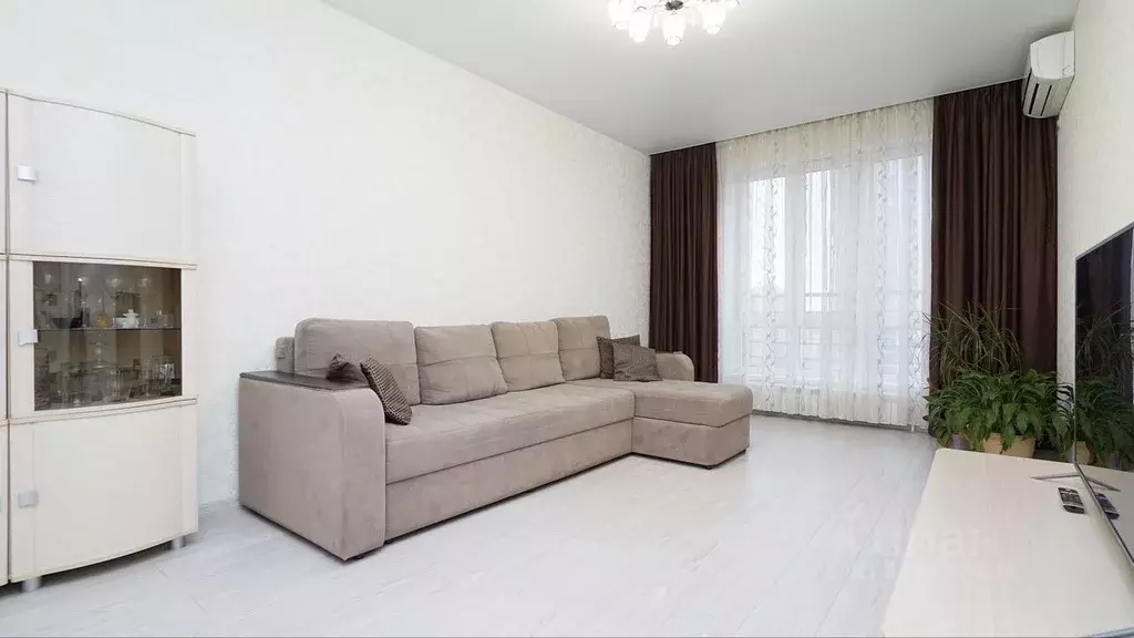 2-к кв. Татарстан, Казань ул. Баки Урманче, 5 (72.0 м) - Фото 1