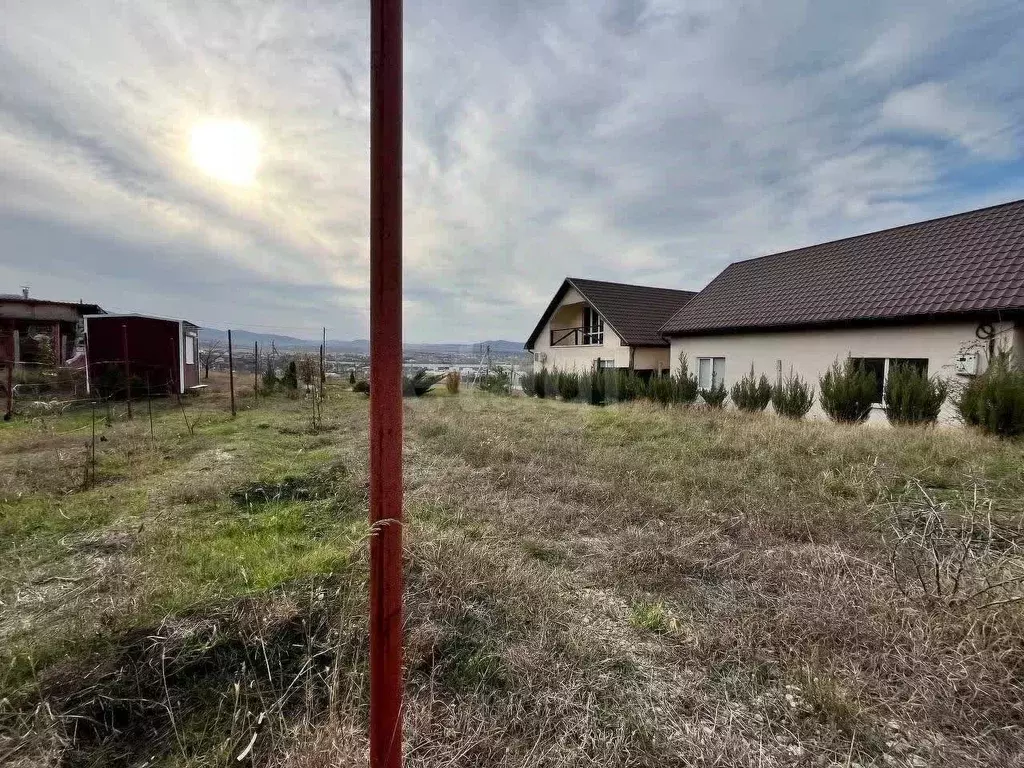 Участок в Крым, Симферопольский район, Добровское с/пос, с. Заречное ... - Фото 2