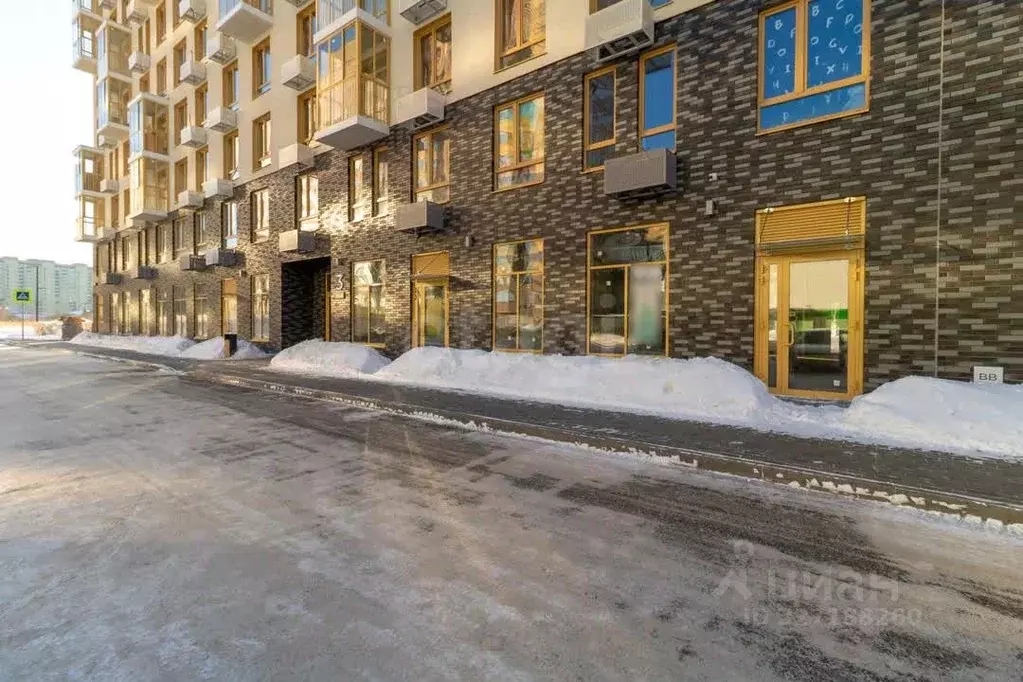 Торговая площадь в Тюменская область, Тюмень ул. Юрия Рогачева, 11к2 ... - Фото 1