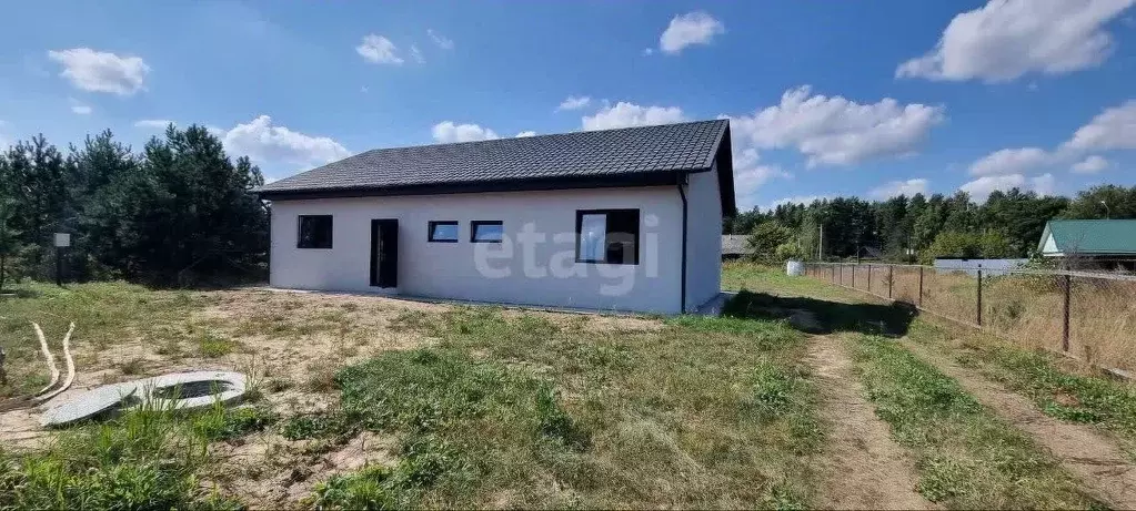 Дом в Калужская область, Перемышльский муниципальный округ, Корекозево ... - Фото 1