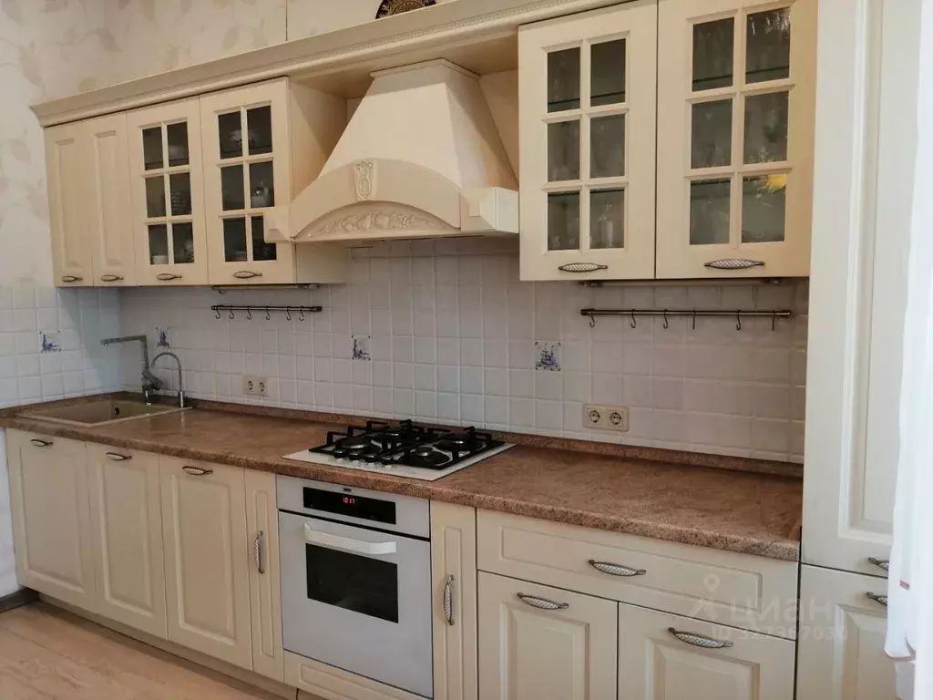 2-к кв. Омская область, Омск ул. Булгакова, 1 (58.9 м) - Фото 1