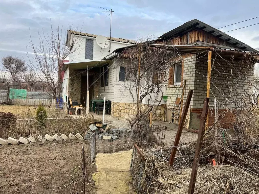 Дом в Саратовская область, Энгельсский район, Красноярское ... - Фото 0