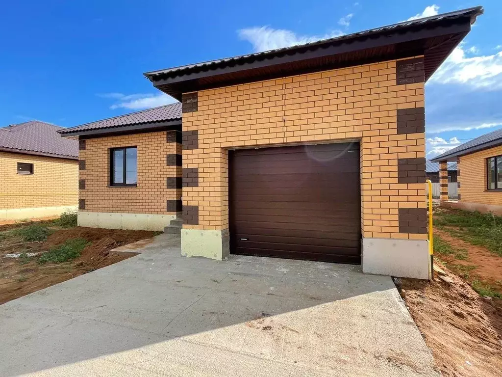 Дом в Оренбургская область, Оренбургский район, с. Подгородняя ... - Фото 1