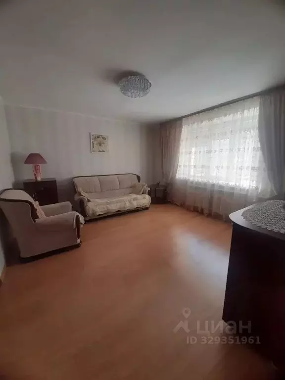 3-к кв. Коми, Сыктывкар ул. Старовского, 32 (70.9 м) - Фото 1