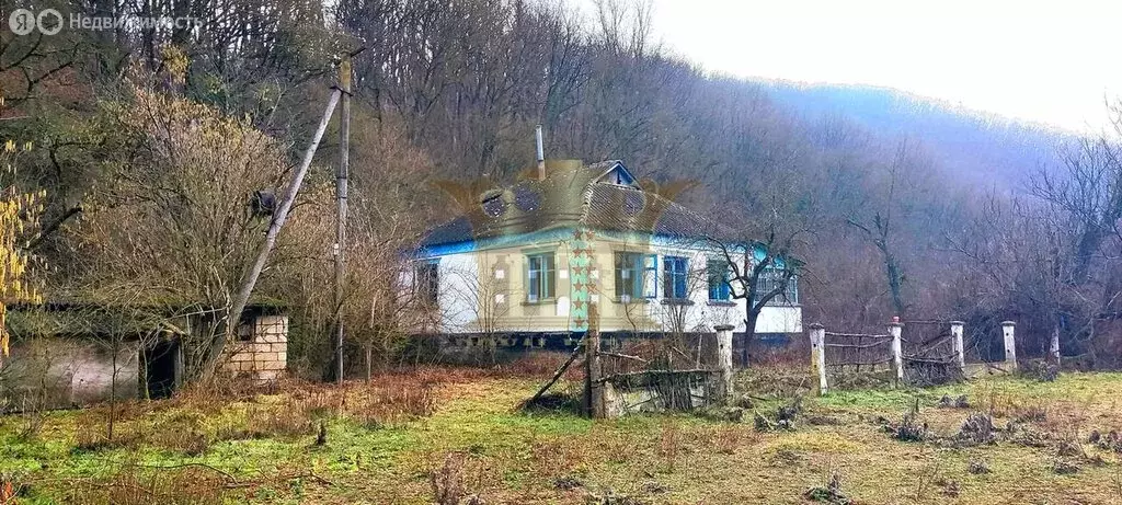 Дом в Белогорский район, Богатовское сельское поселение, село Красная ... - Фото 0