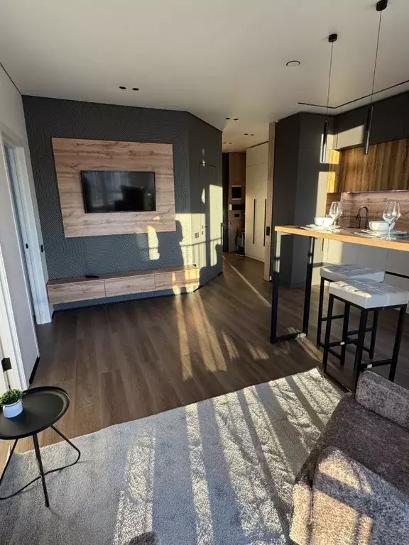 2-к кв. Свердловская область, Екатеринбург ул. Свердлова, 32Б (54.0 м) - Фото 0