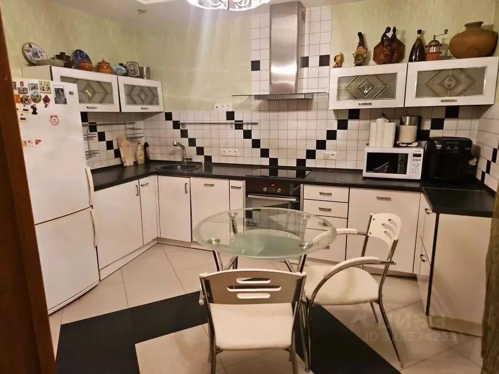 2-к кв. Московская область, Павловский Посад ул. Чапаева, 9 (70.0 м) - Фото 1